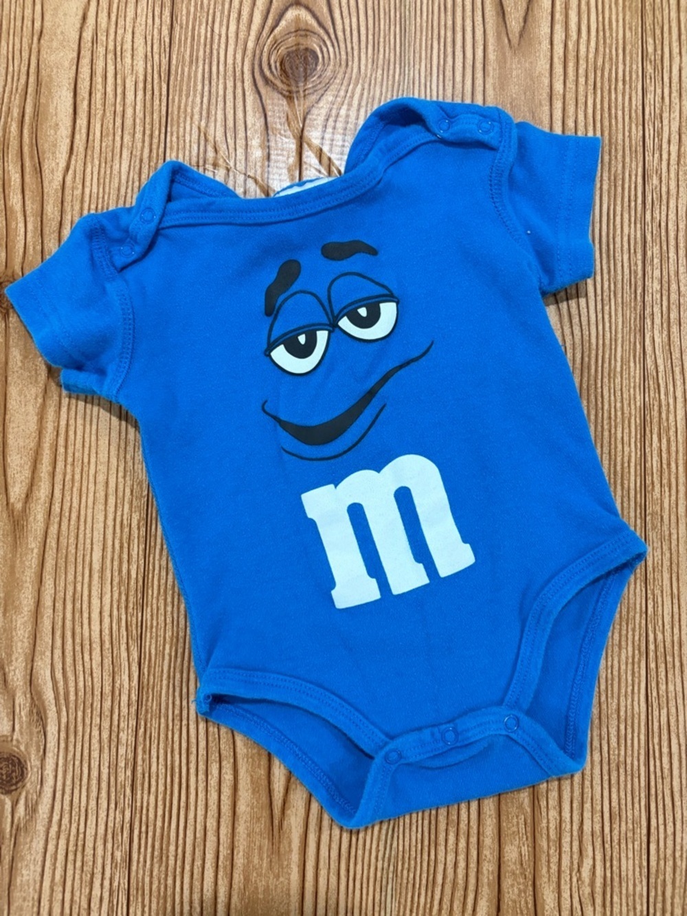 7/$20 M&M Workd Blue M&M Graphic Baby One-Piece Bodysuit Onesie